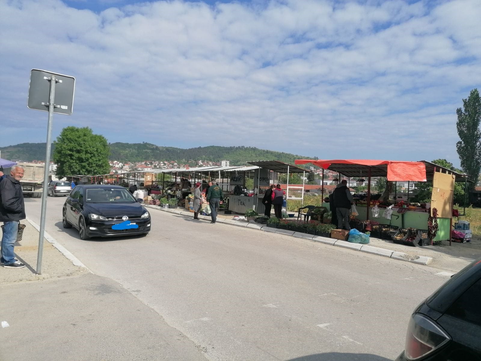 Na pijaci u Gariću još ima domaćih proizvoda