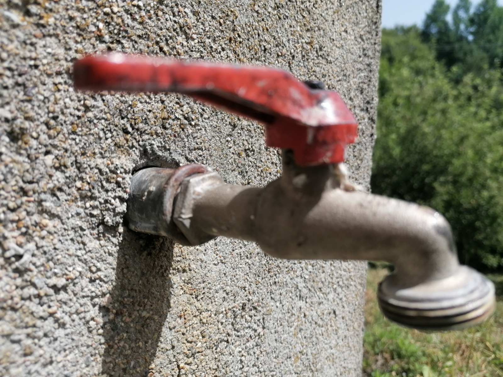 U večernjim satima visoka zona grada skoro bez vode