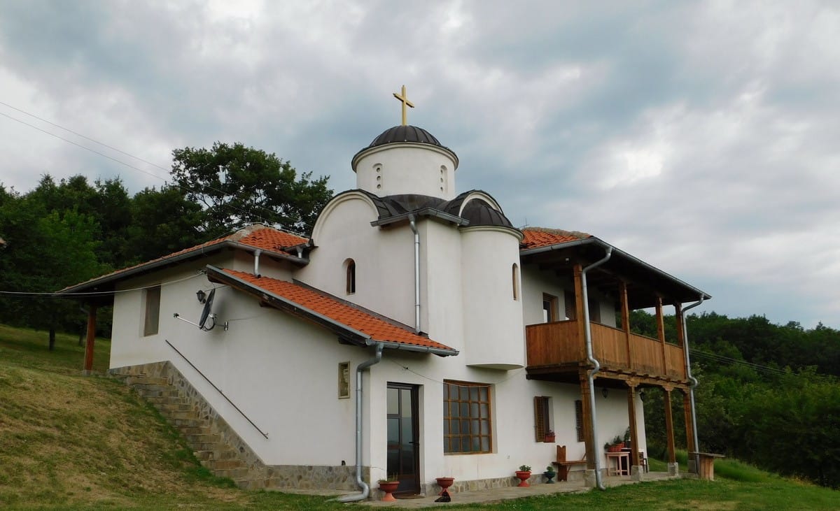 Manastir u Pločniku