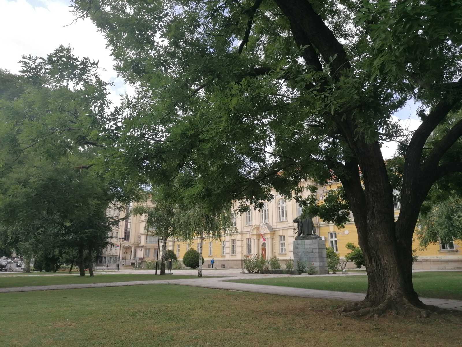 Dajte višak para za udžbenike osnovcima